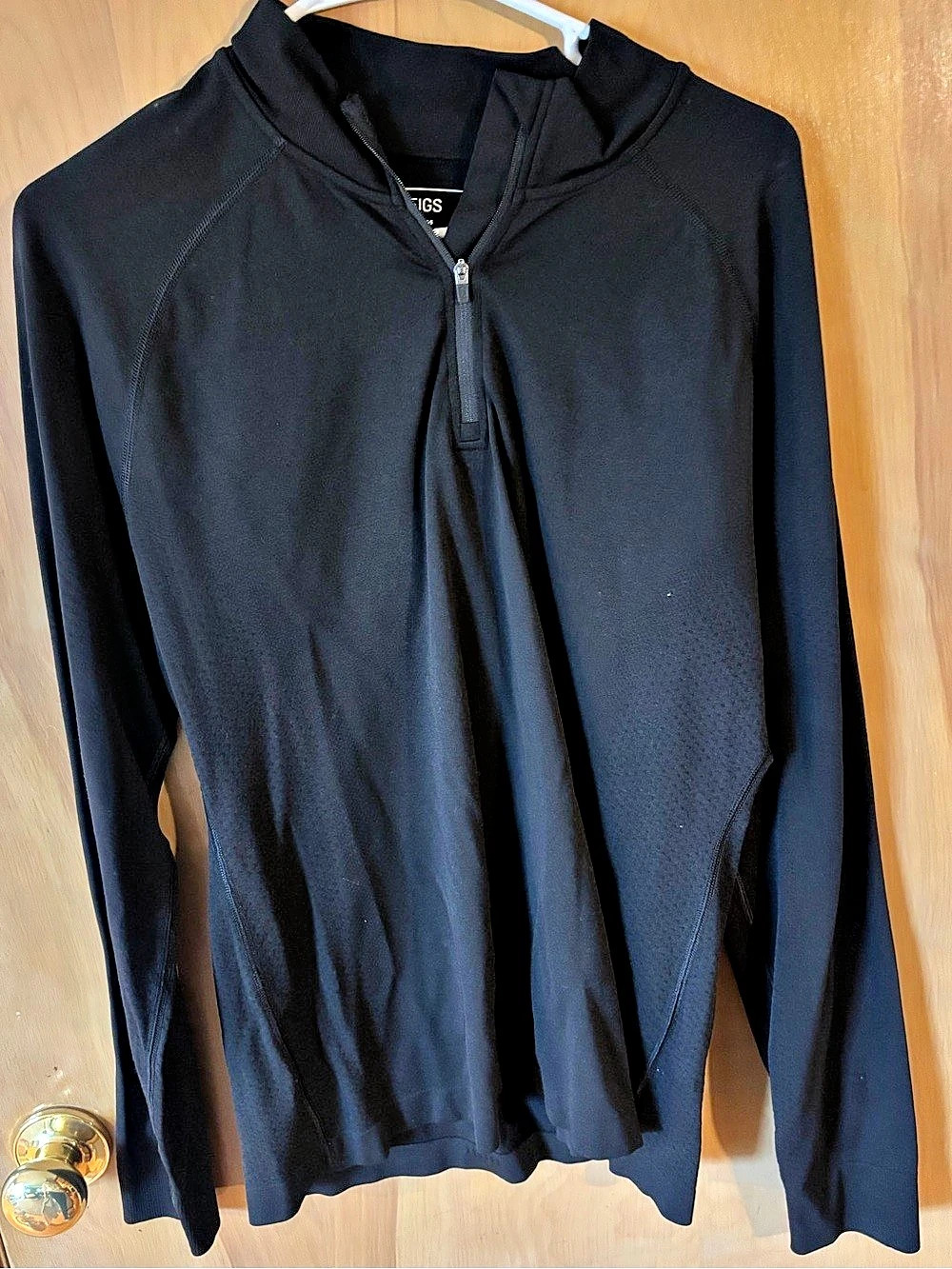 FIGS Men's Dawes 1/4 Zip Long-Sleeve Scrub Top Black